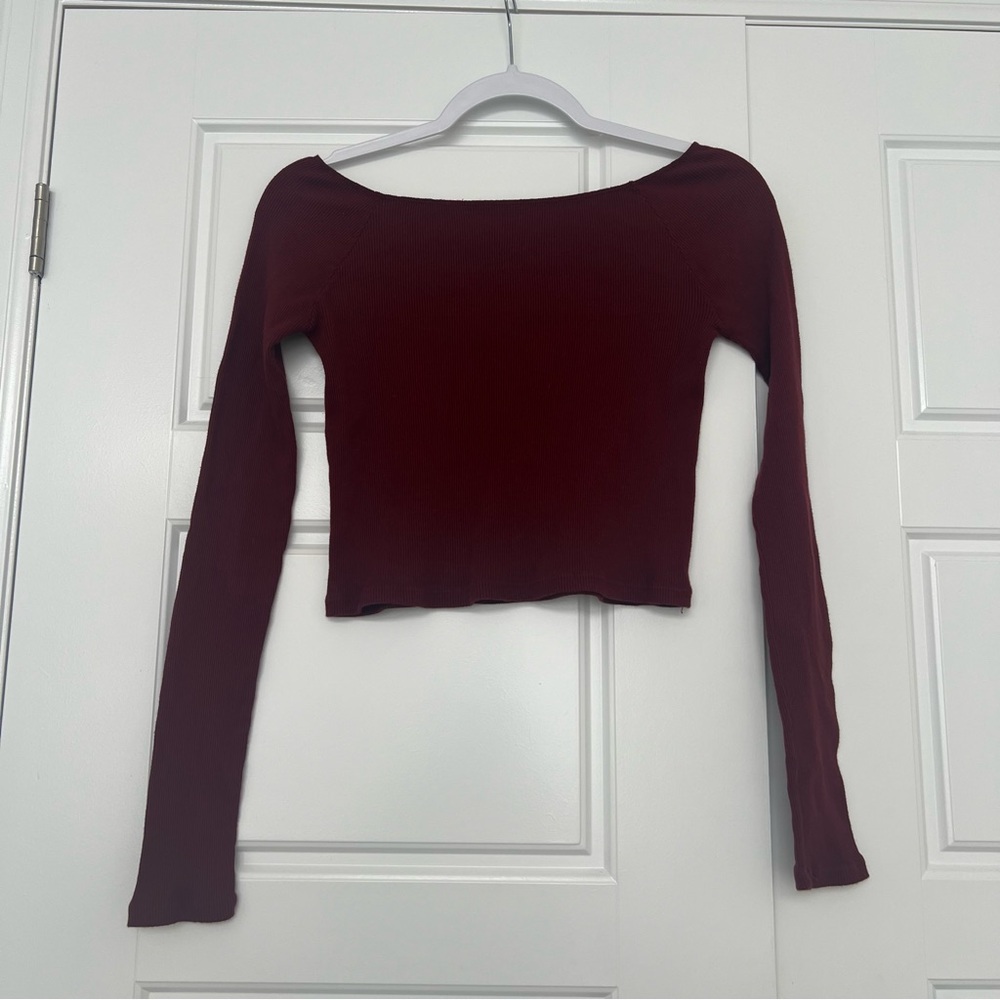 Brandy Melville Off Shoulder Long Sleeve Top - Picture 3 of 9